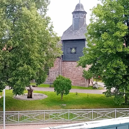 Rjs Lambach Gbr, Am Dorfplatz *